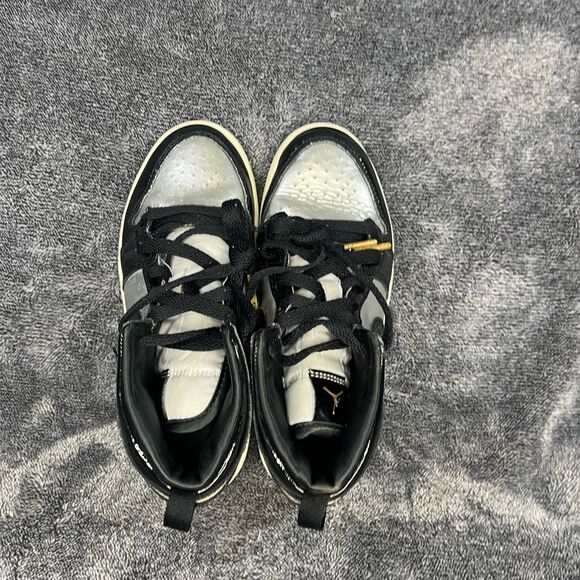 Nike Air Jordan 1 Mid SE Gs black Metallic kid size 2Y - Picture 5 of 8